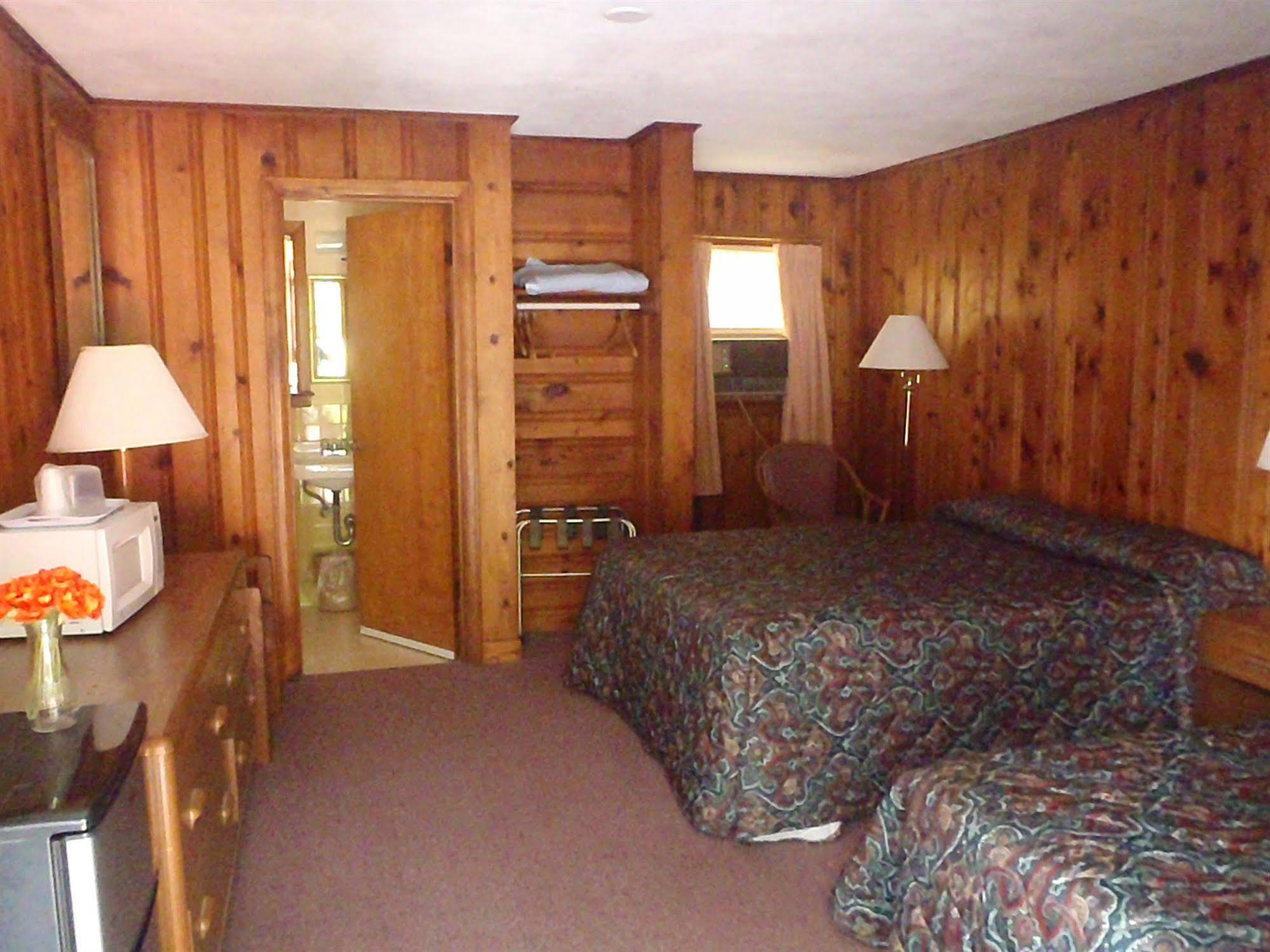 Heart Of The Berkshires Motel Pittsfield Exterior photo